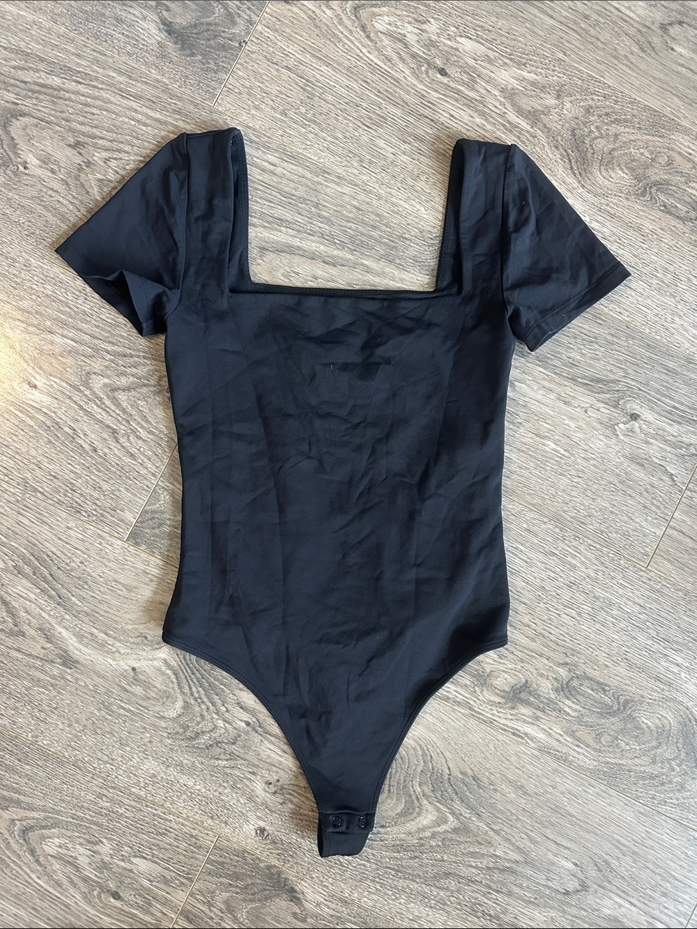 Aritzia Contour manner square neck bodysuit